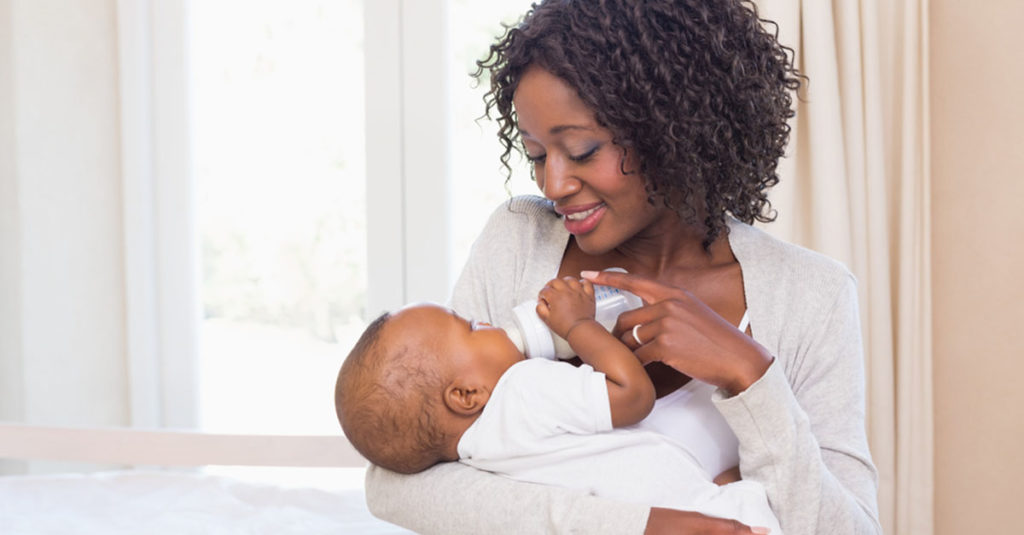 Ein Baby mit Herpes stillen