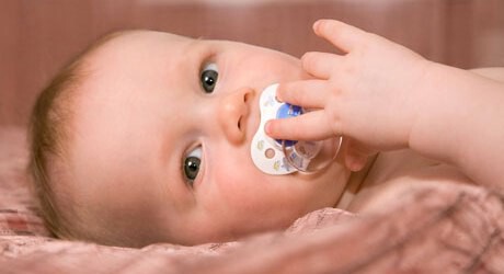 Kleinkind Wacht Nachts Auf Kleinkind Wacht Nachts Auf