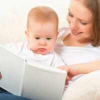 Babys Bücher vorlesen