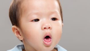 Atemnot beim Baby – Pseudokrupp als mögliche Ursache