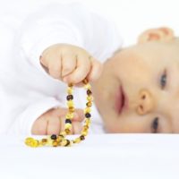 Bernsteinkette wenn Babys zahnen