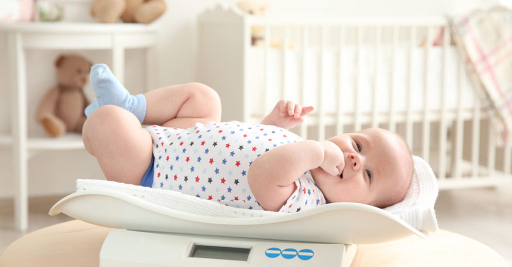 Wie viel Gewichtszunahme beim Baby ist normal?