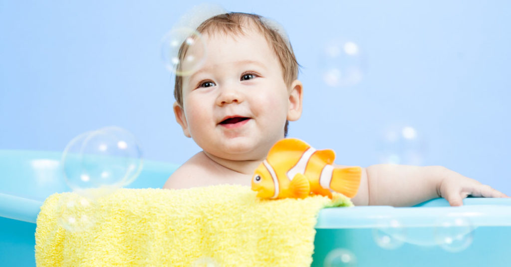Baby waschen und baden