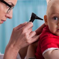 Ohrenschmalz beim Baby