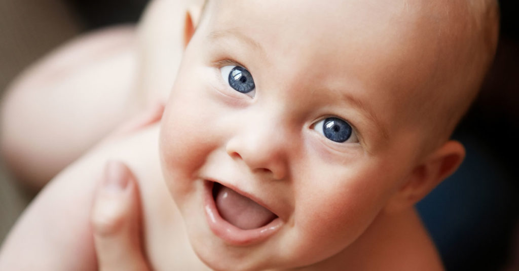 Wann wechselt die Augenfarbe bei Babys?