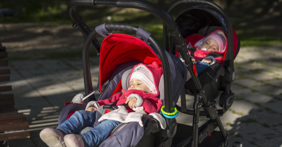 Doppelter Kinderwagen