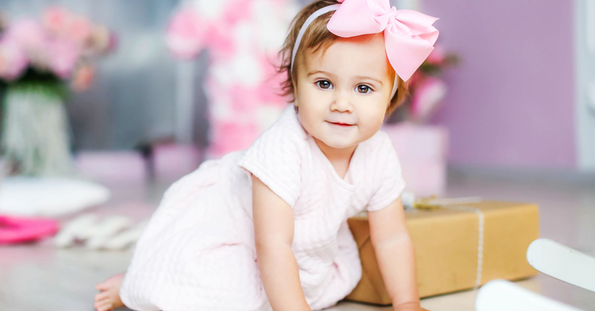 Entwicklung Baby Monat 12 Baby.at
