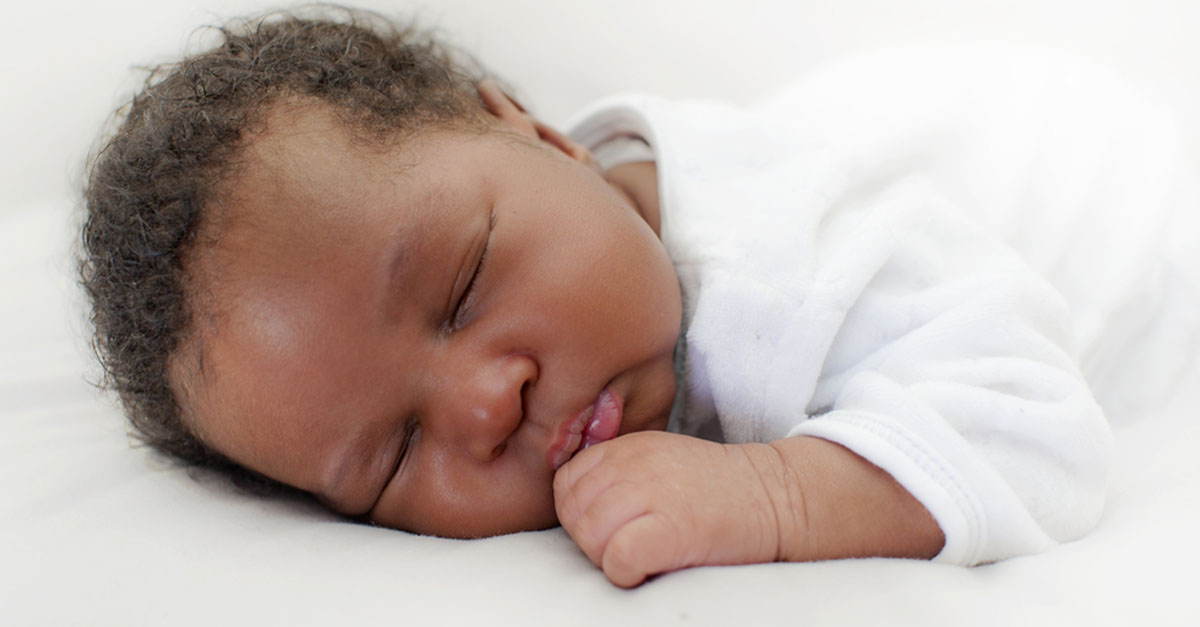 Wie viel schläft ein Baby im 12. Monat?