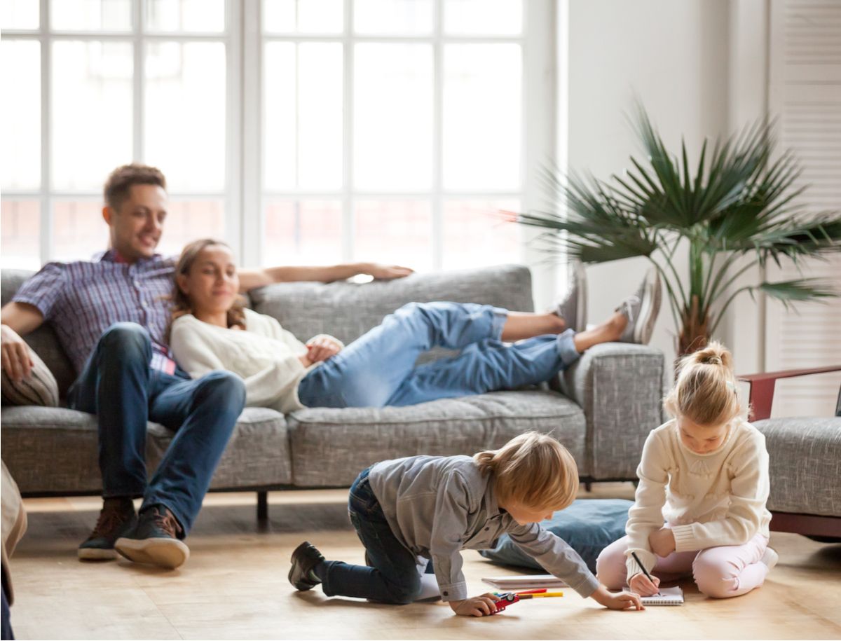 Familie zu Hause