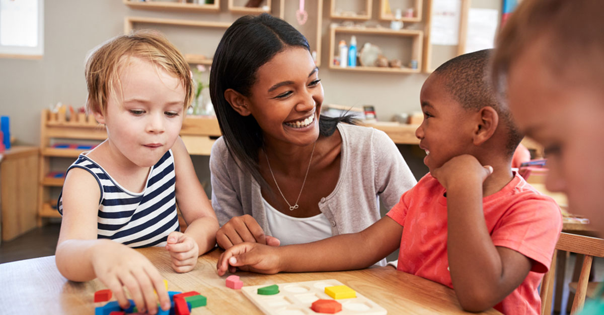 Montessori-Pädagogikin Kindergarten und Volksschule