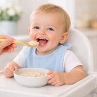 Babybrei für die Kleinsten: Worauf Mütter achten sollten