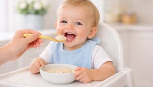 Babybrei für die Kleinsten: Worauf Mütter achten sollten