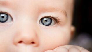 Ab wann kann ein Baby sehen?