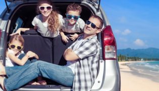 10 Spiele für Kinder für eine Autofahrt oder Bahnfahrt