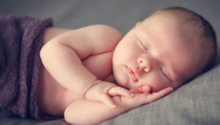 Entwicklung Baby Monat 1