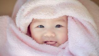 Baby Entwicklung Monat 3