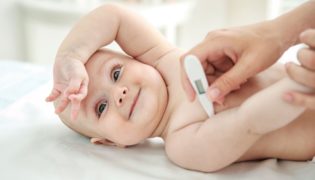 Richtiges Fiebermessen beim Baby