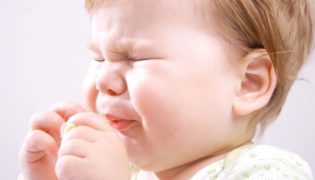 Niesen beim Baby