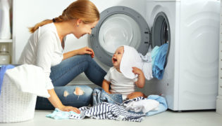 Babykleidung waschen